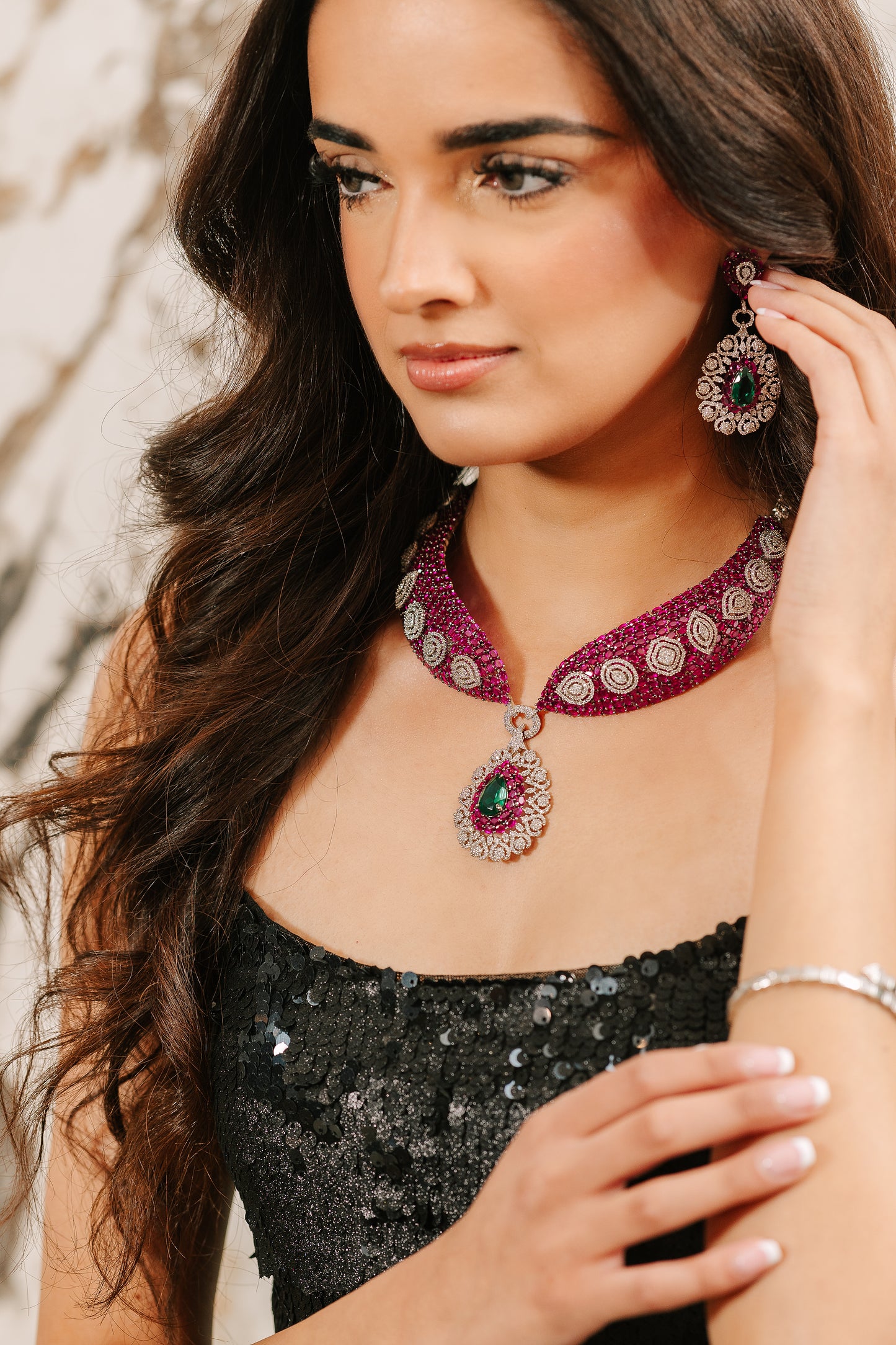 Emerald Radiance Collar Necklace