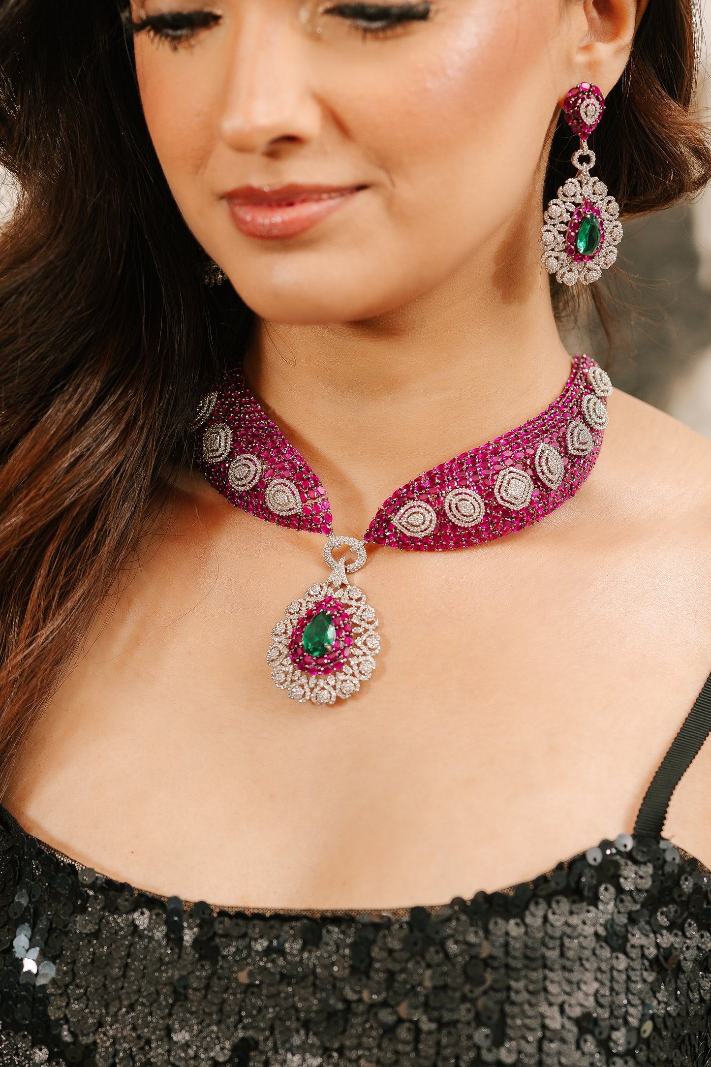 Emerald Radiance Collar Necklace