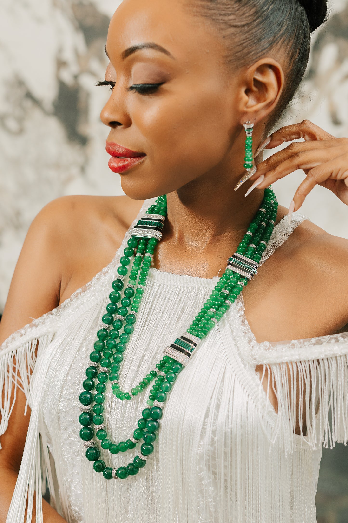 Saira’s Emerald Elegance Necklace Set
