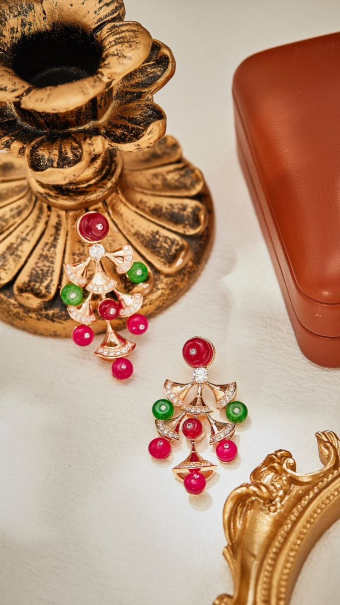 Lady Scarlet’s Symphony Necklace