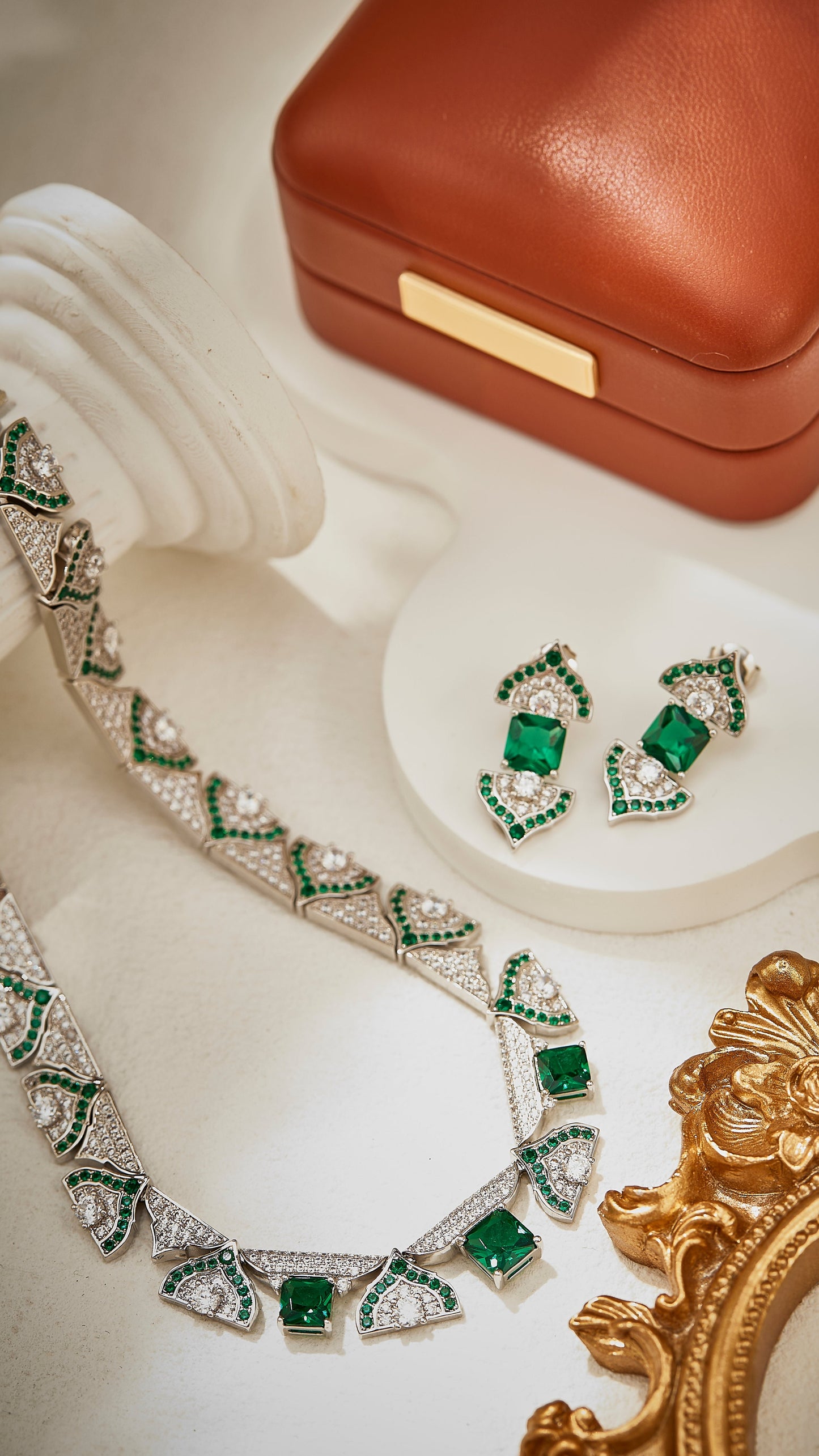 Victoria’s Emerald Enchantment Necklace