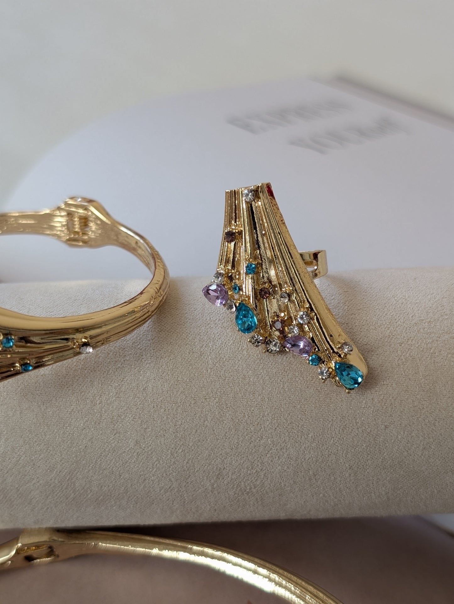 Élan Imperial Jewelry Set