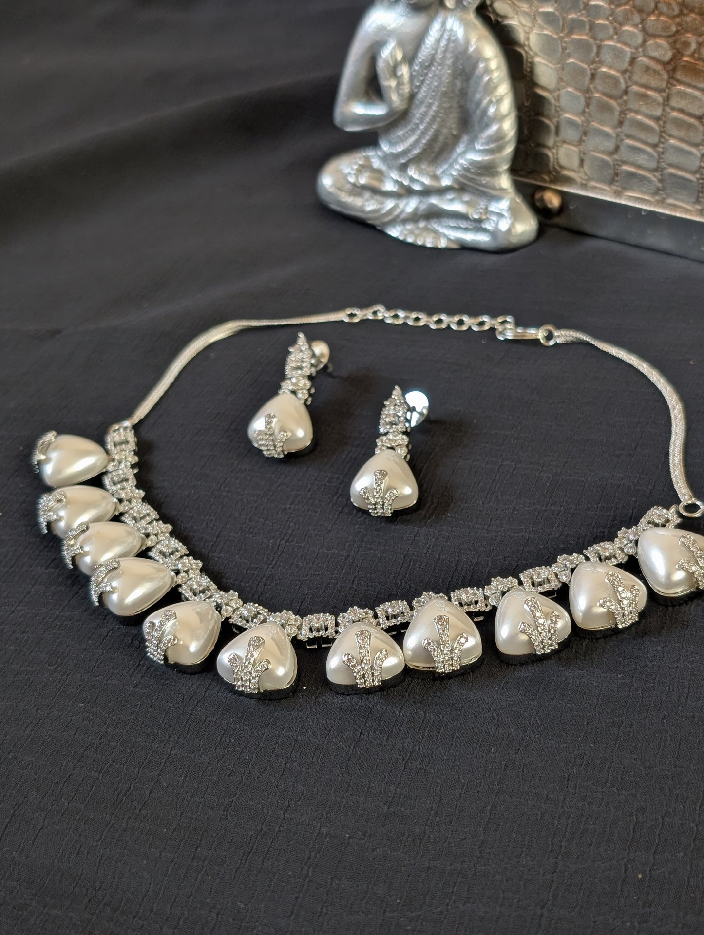 Pearl Romance Heart Choker Set