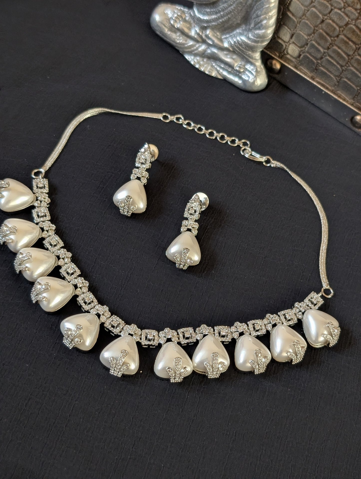 Pearl Romance Heart Choker Set