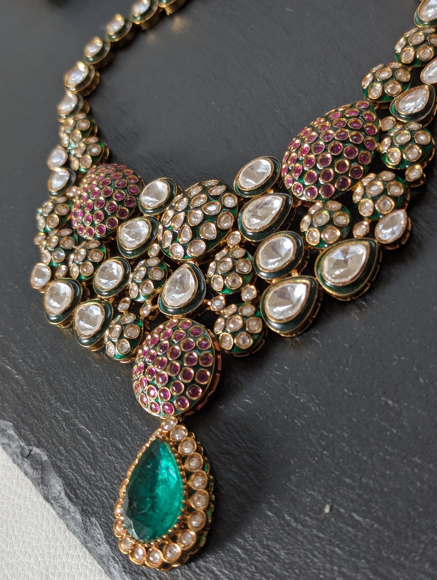Akatya Victorian Emerald Kundan Necklace Set