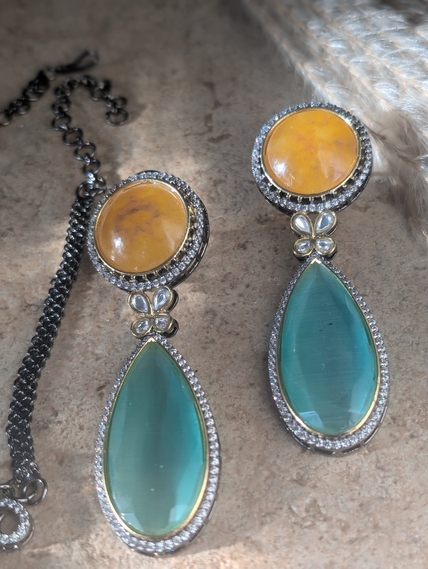 Floral Grace Pendant Necklace Set