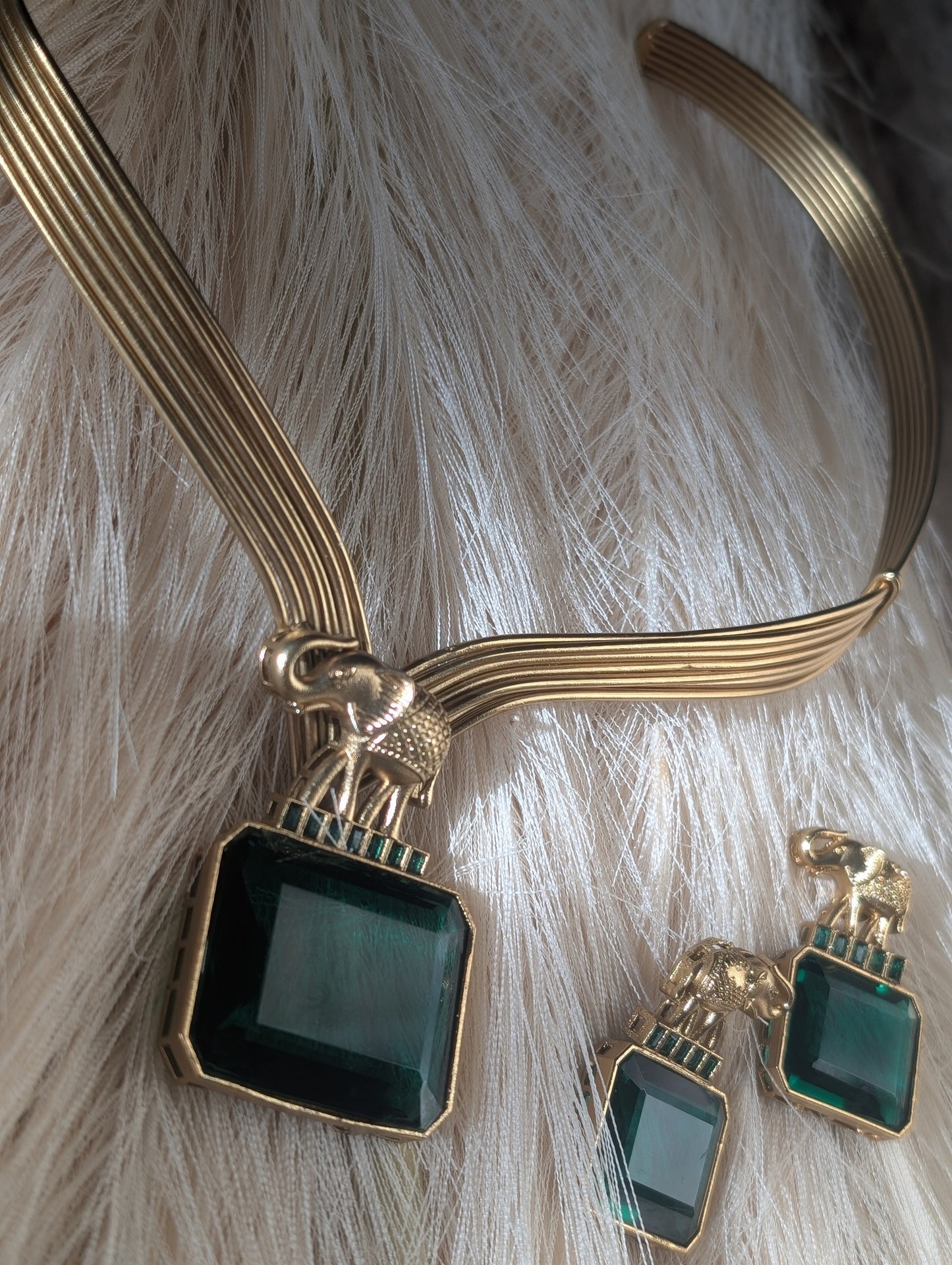 Maya Emerald Majesty Set