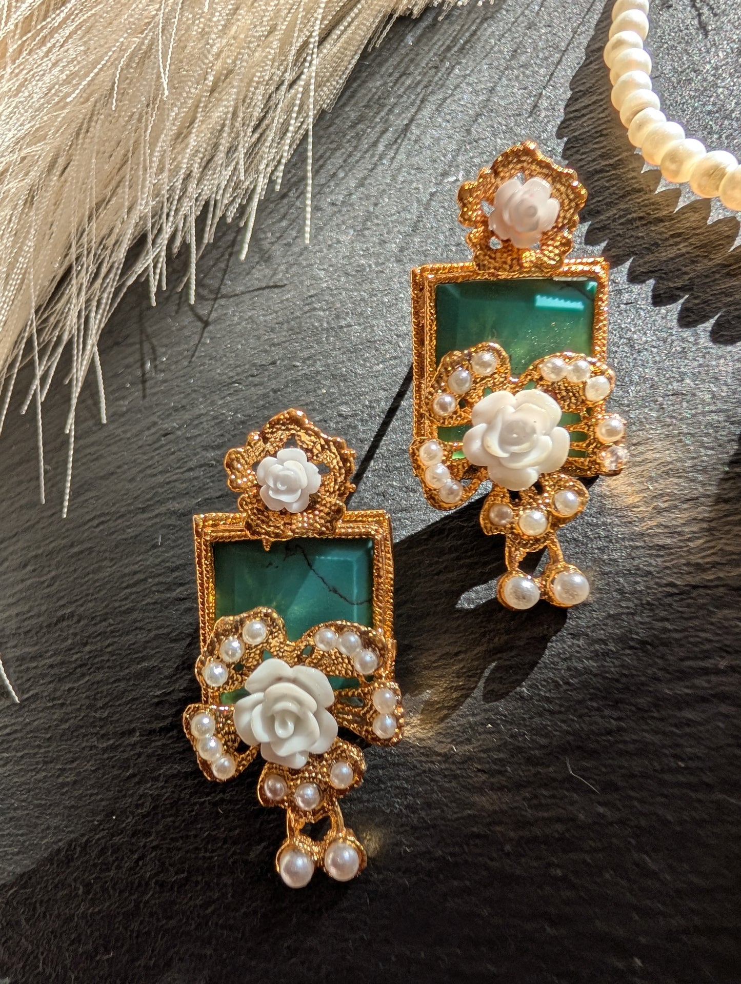 The Marquise Isabella’s Golden Rose Set