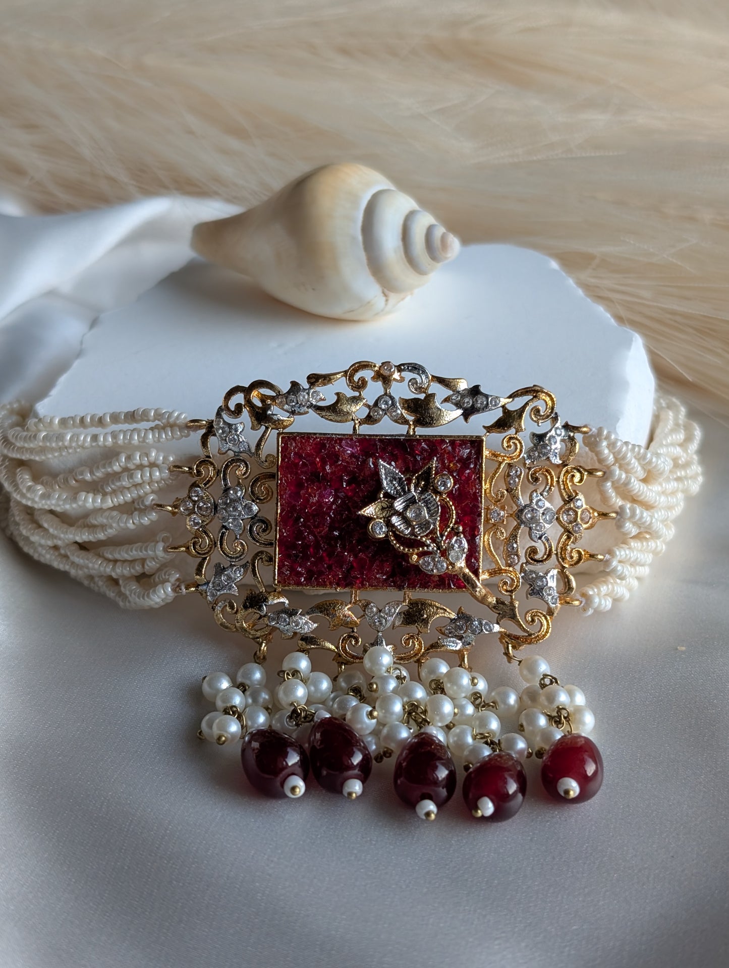 Sarisa Pearl Choker Necklace Set