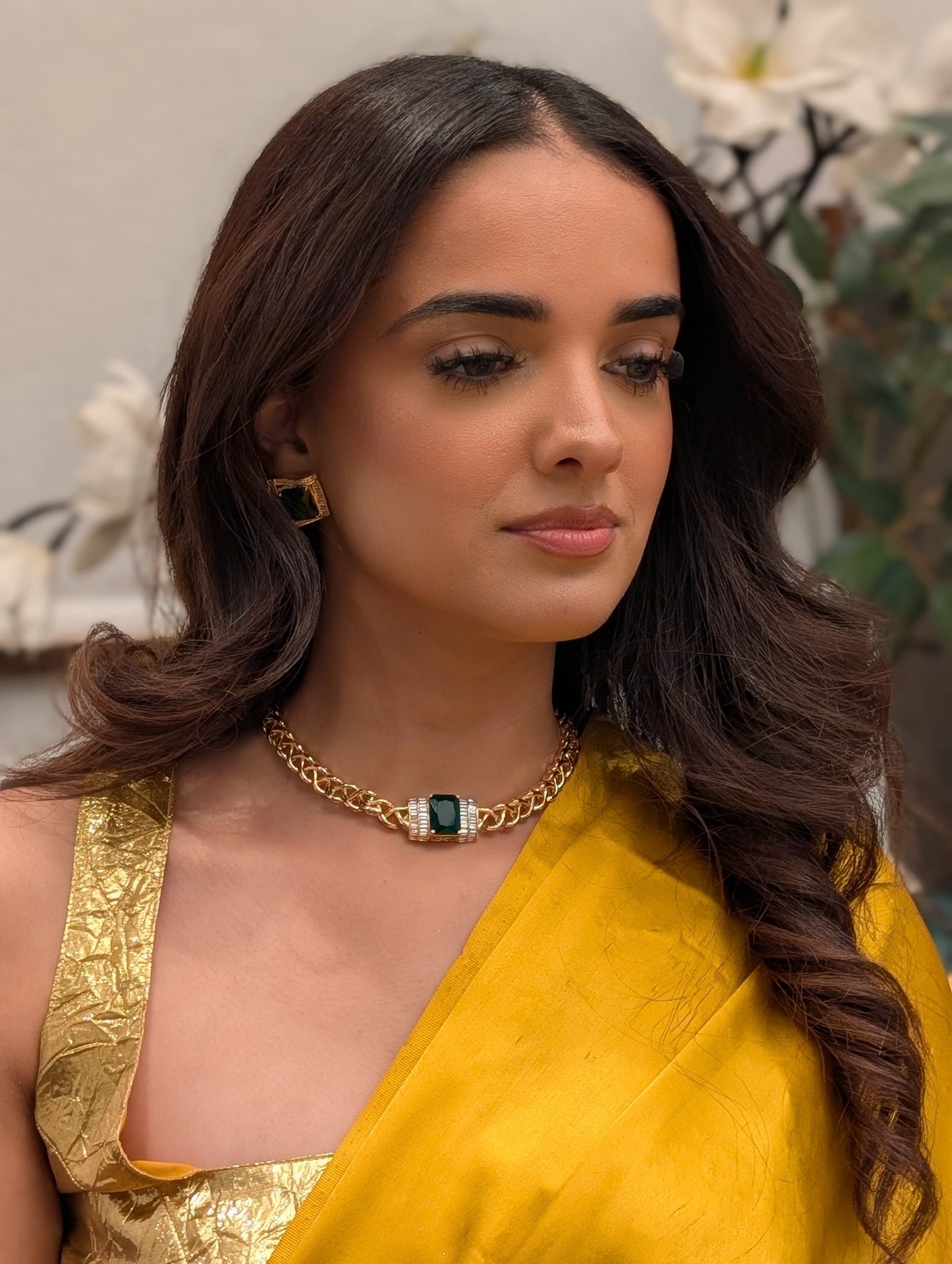 Victoria Emerald Luxe Chain Choker