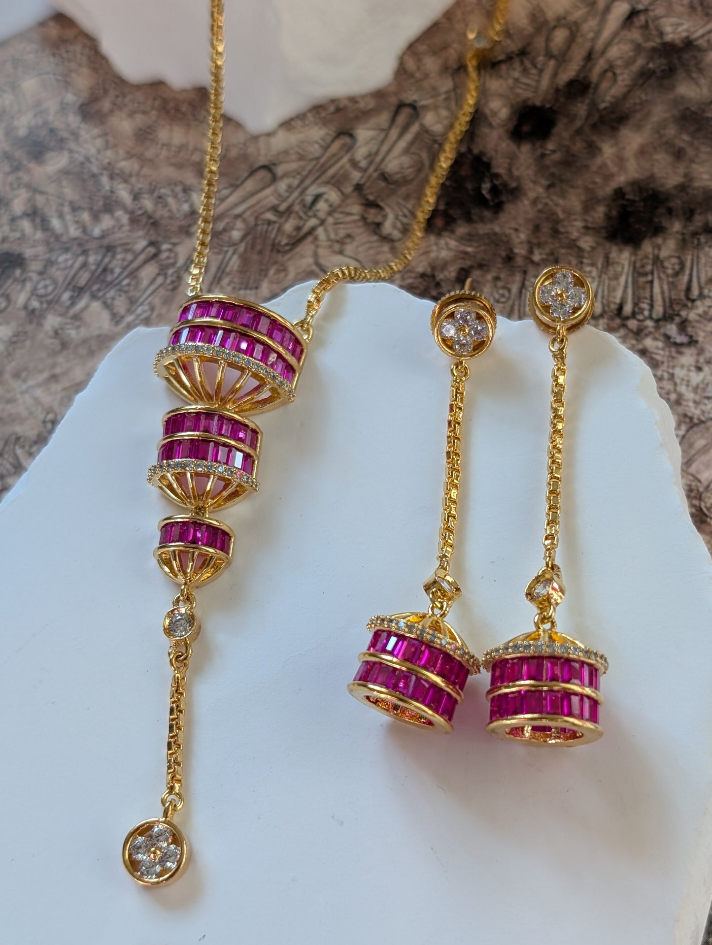 Samira Emerald Royale Necklace Set