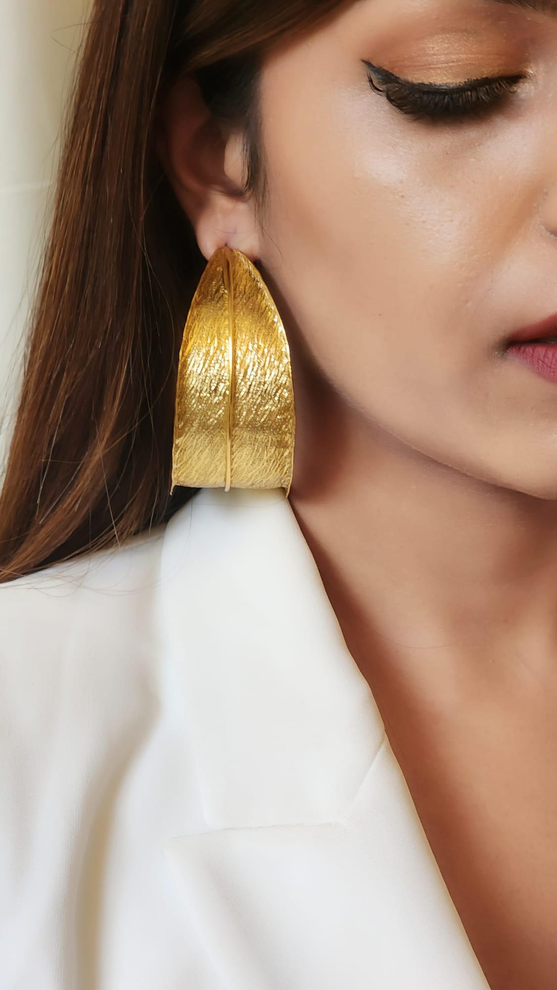 The Golden Wave Textured Hoops