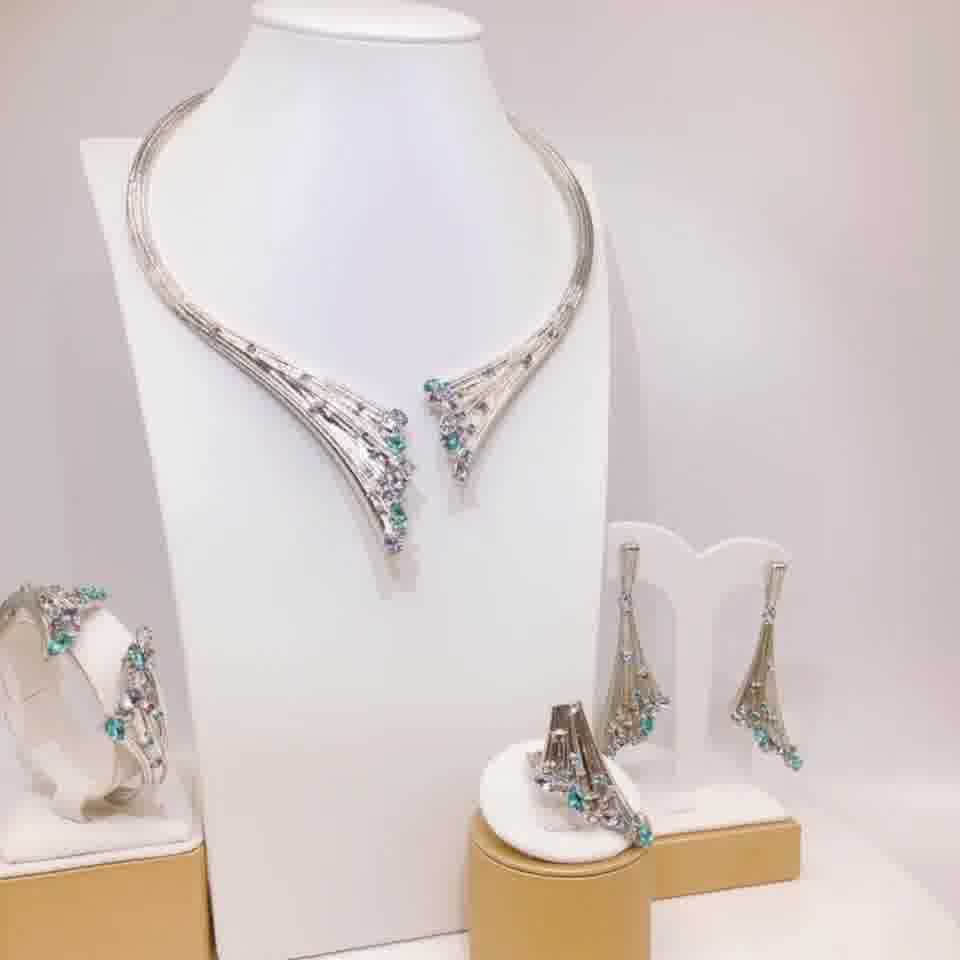 Élan Imperial Jewelry Set