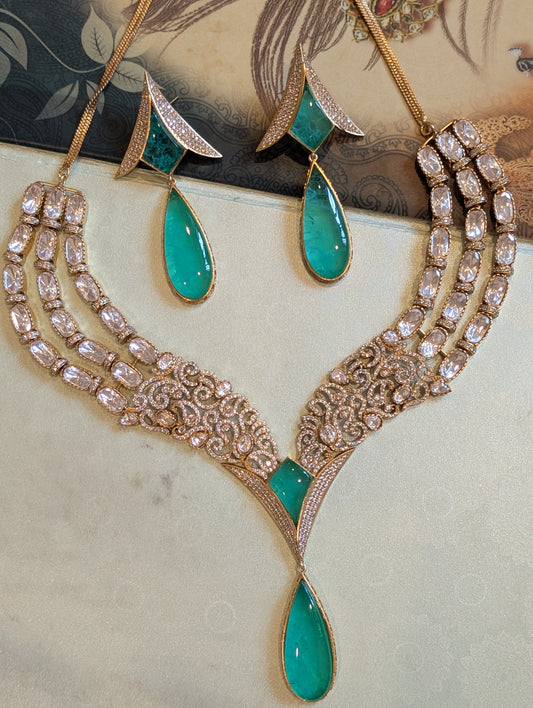 Teal Majesty – Enchanted Emerald Jewelry Ensemble