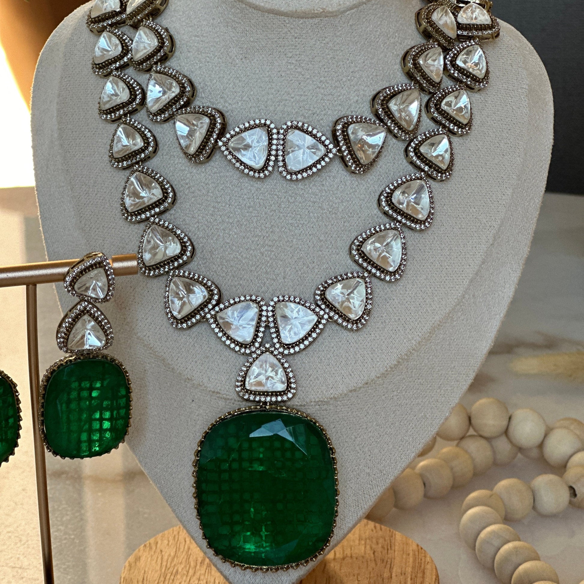 Akira Polki Emerald Necklace Set - Midas Touch Jewelry