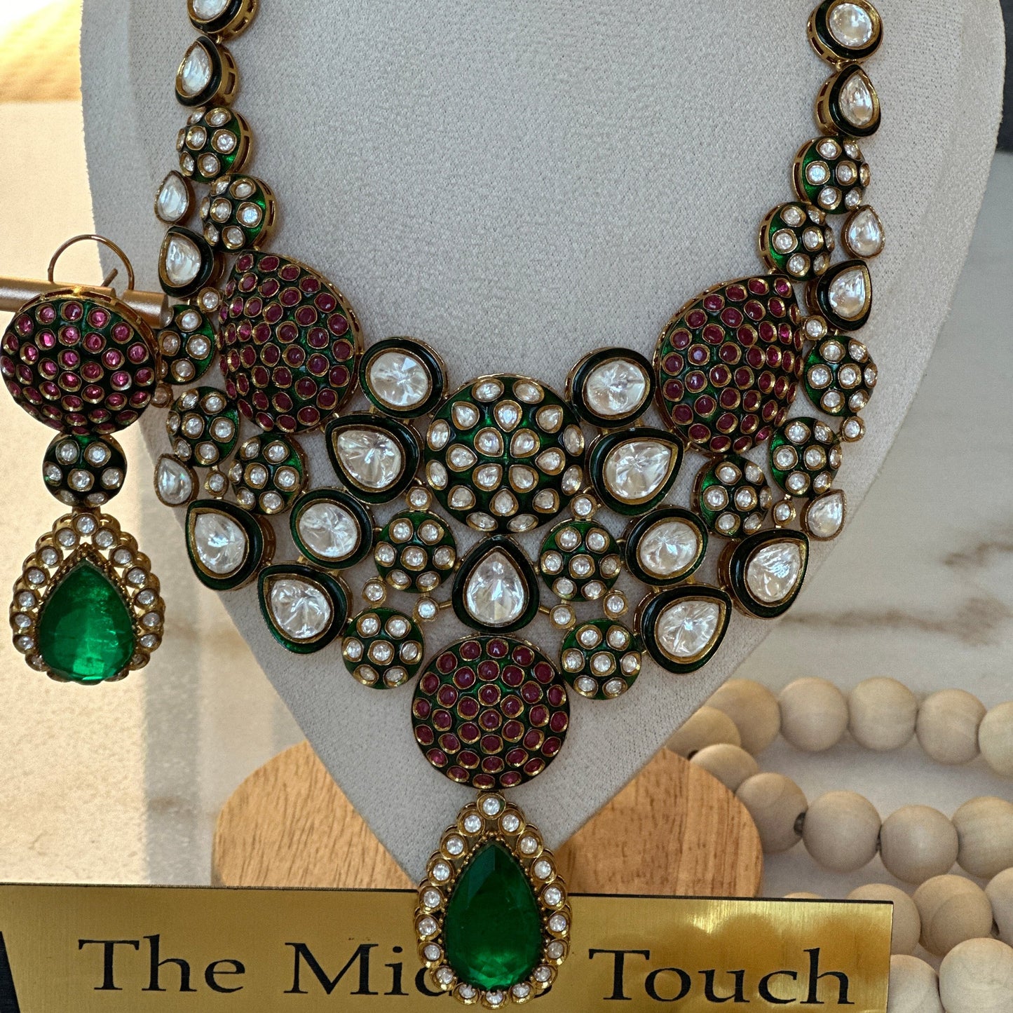 Akatya Victorian Emerald Kundan Necklace Set - Midas Touch Jewelry