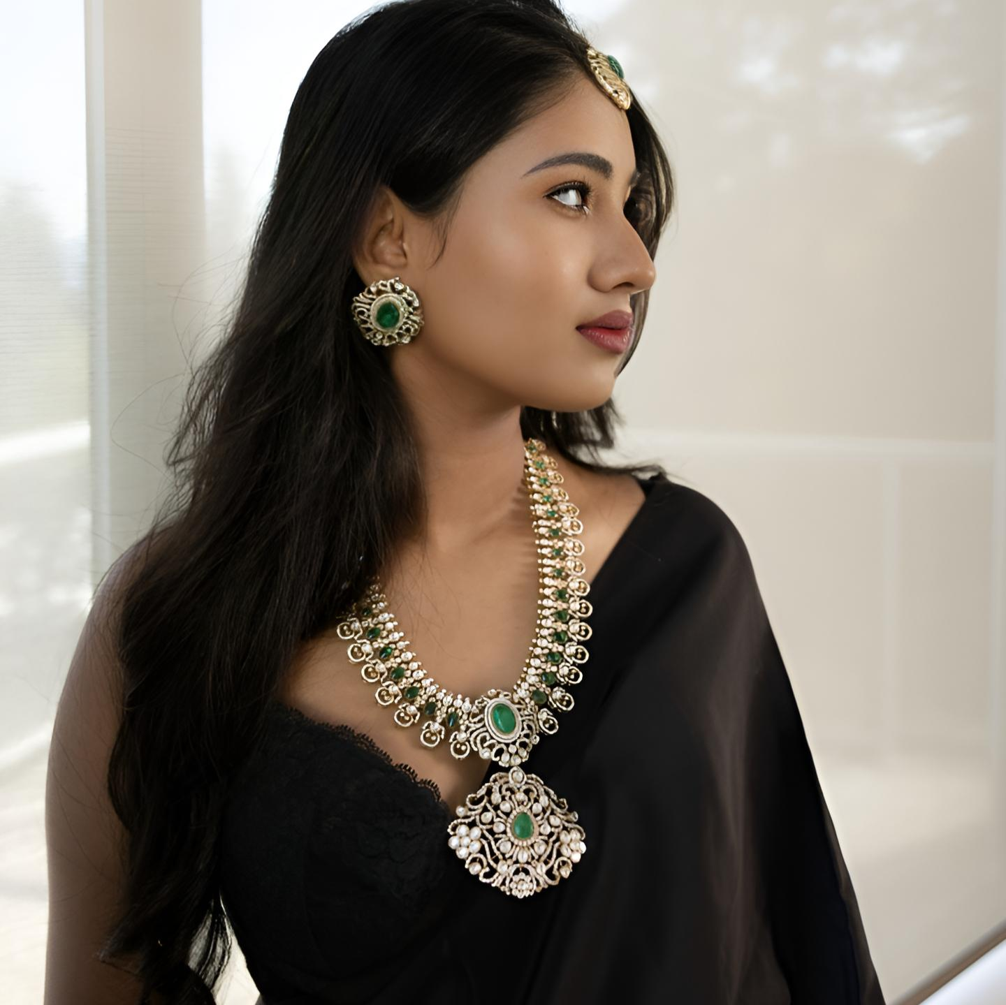 Naiki Victorian Kundan & Emerald Necklace Set - Midas Touch Jewelry