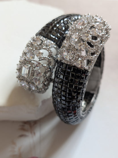 Ishya Crystal Crown Bangles