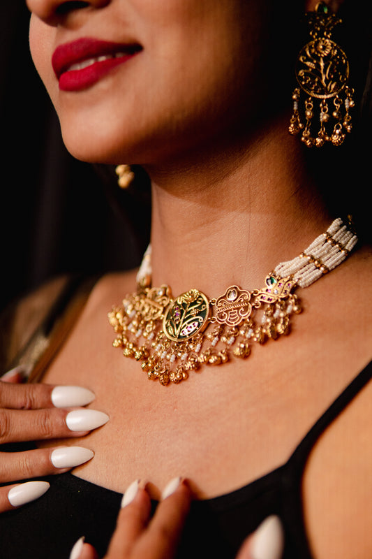 Meera Kashti Pearl Choker