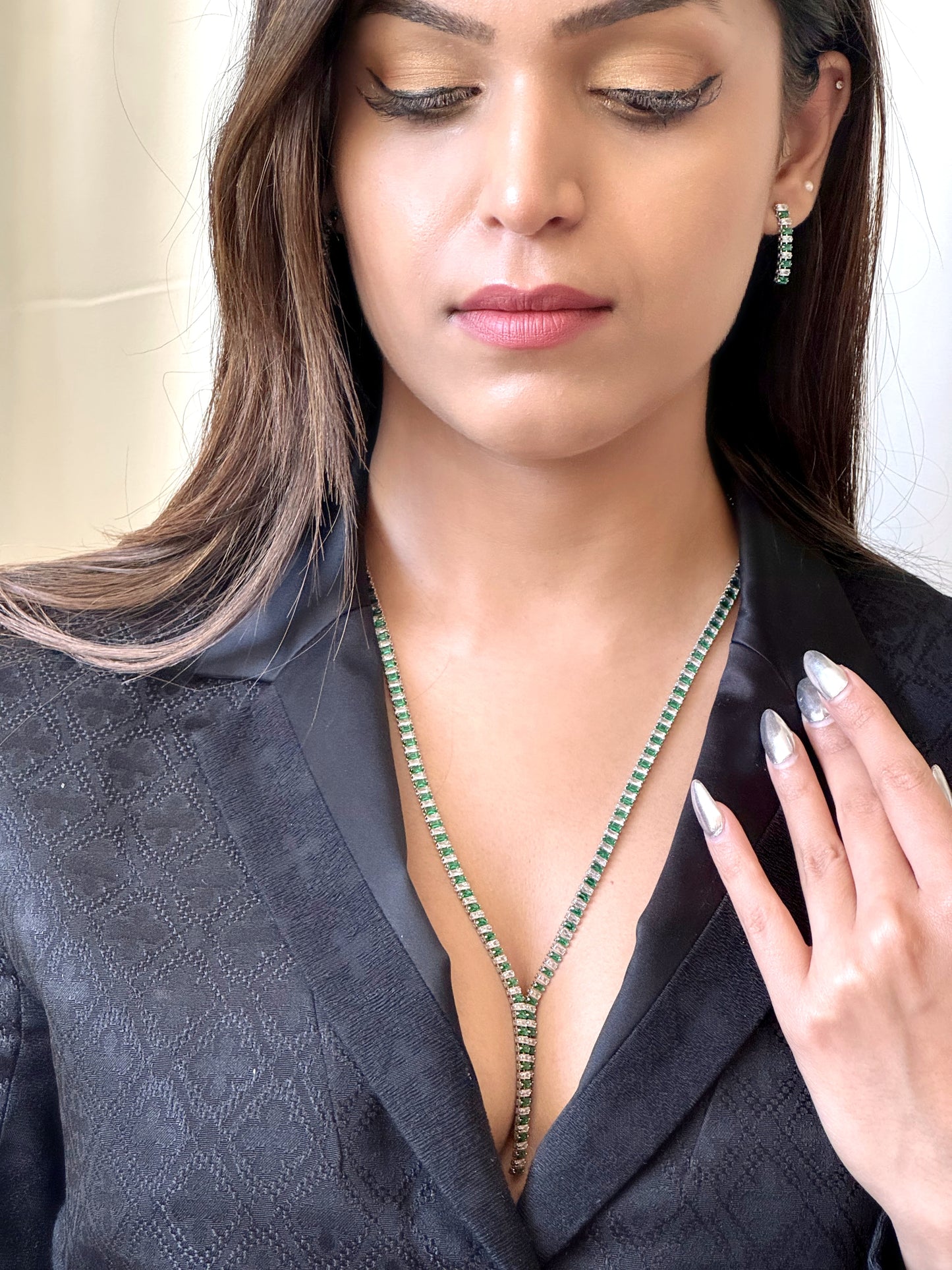 Aarya Emerald Charm