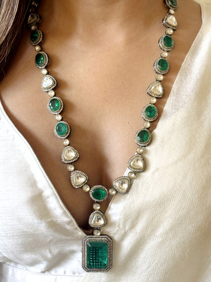 Elara Emerald Royale Necklace Set