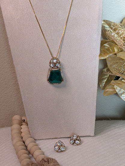 Verdant Radiance Pendant Set