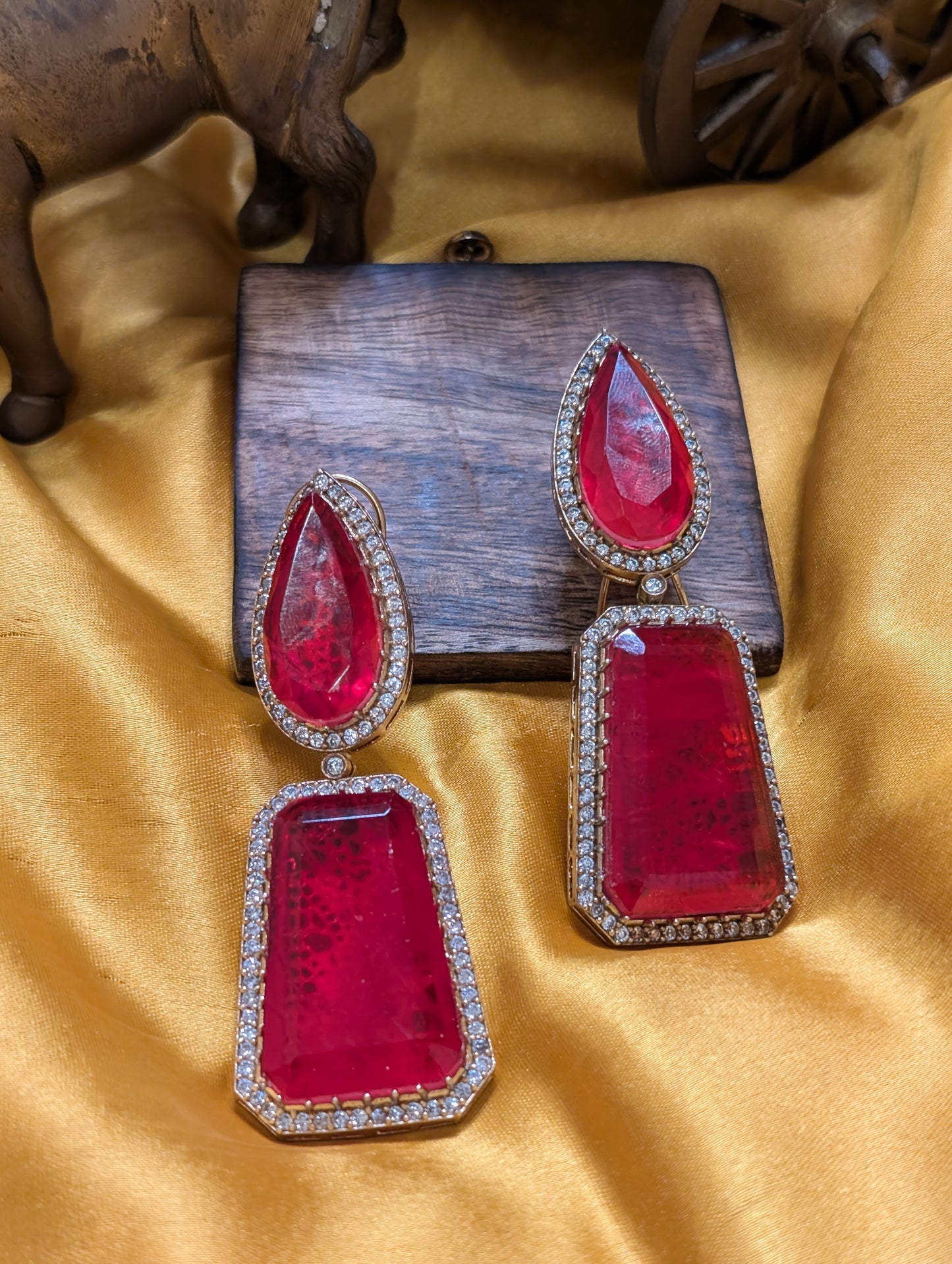 Maze Radiance Drop Earrings