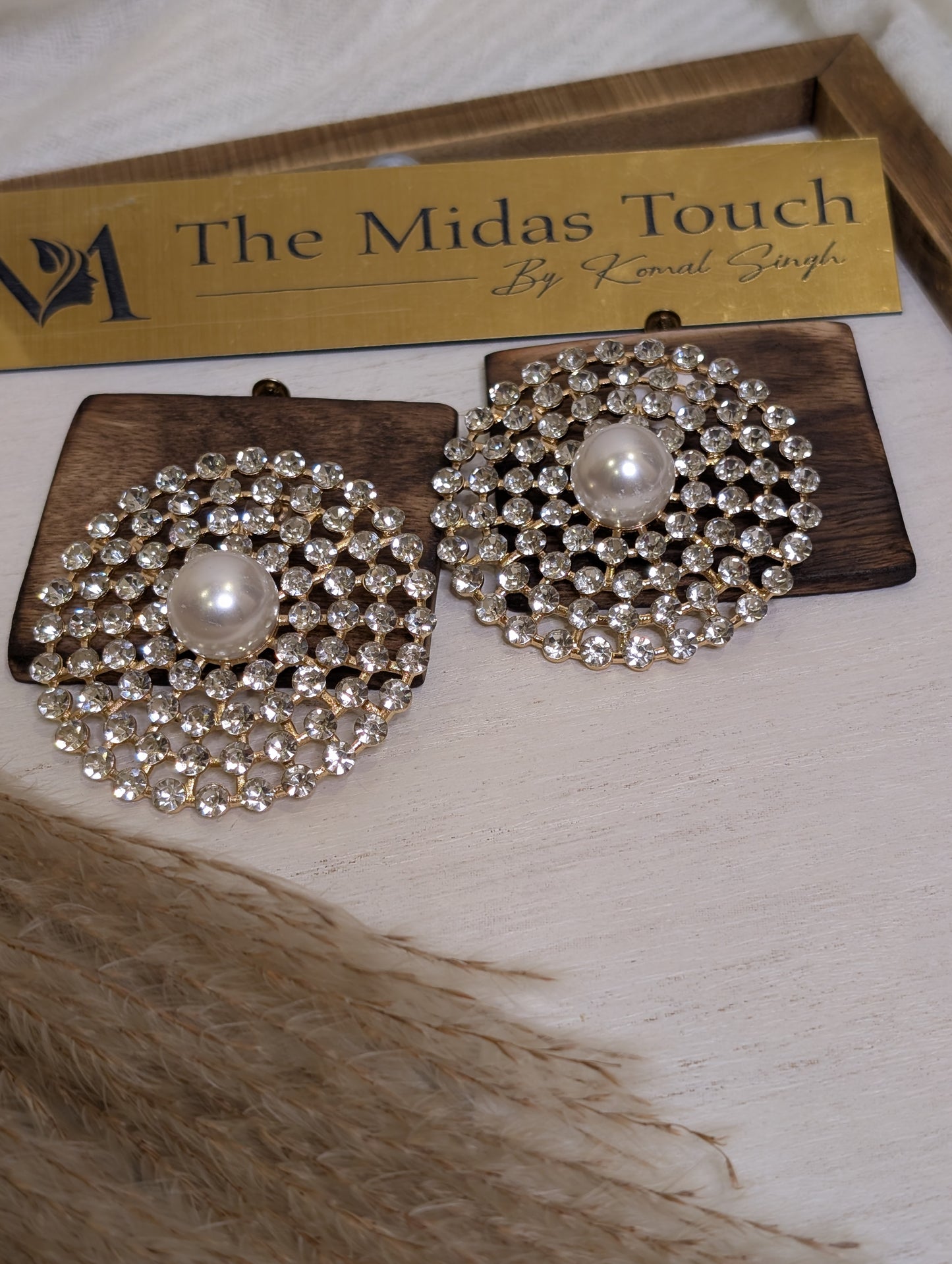 Abhira Diamond Pearl Earrings