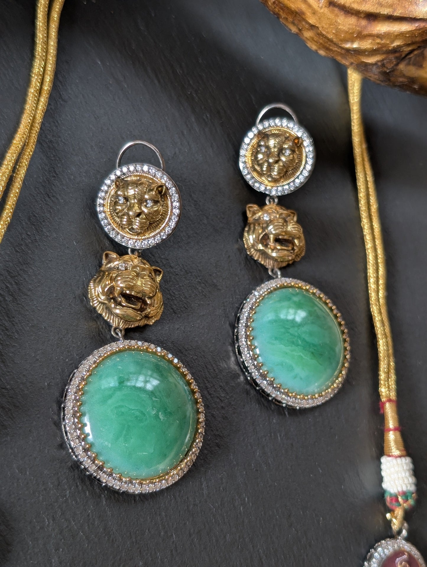 Majestic Lion Emblem Necklace Set