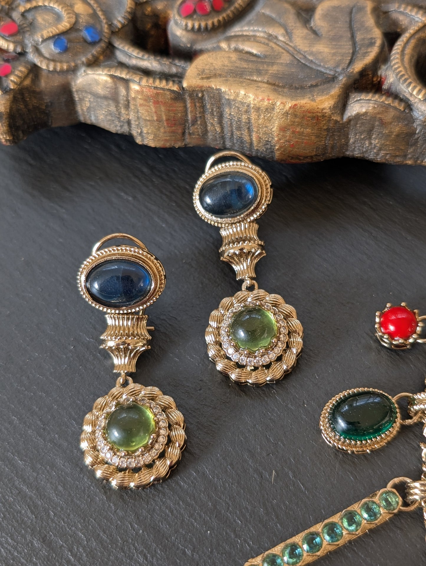 Vintage Charms Collar Necklace Set