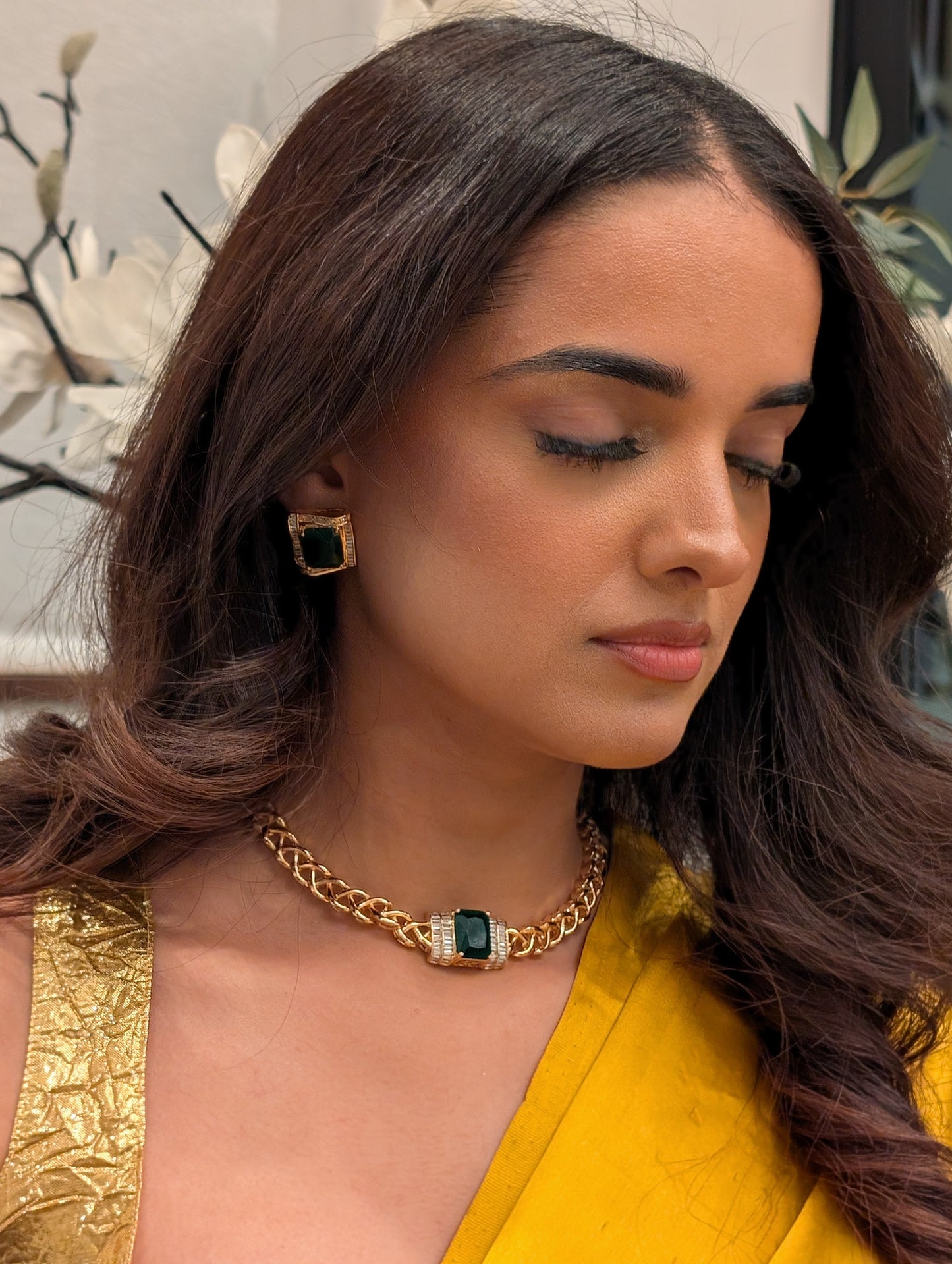 Victoria Emerald Luxe Chain Choker
