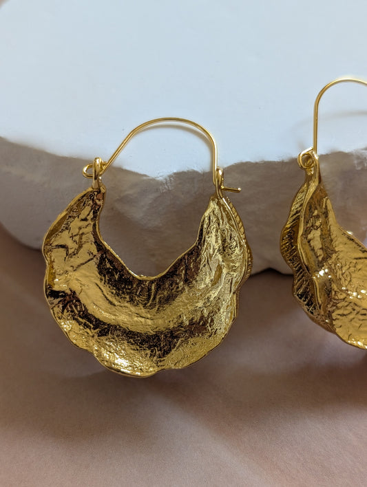Elira Wave Contour Earrings