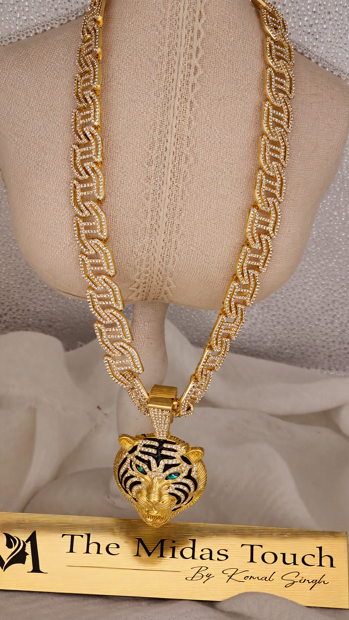 Gold Tone Panther Necklace Set